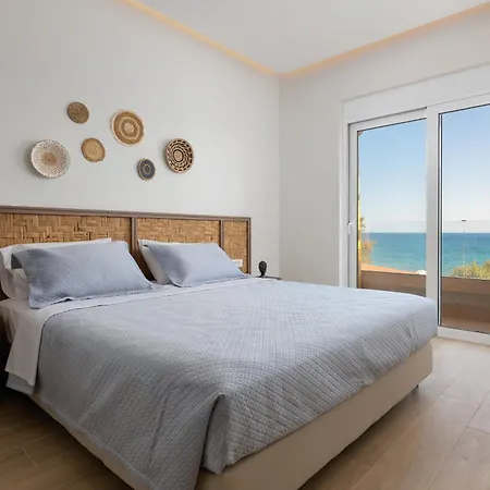 Kivotos Black Horse Villa *