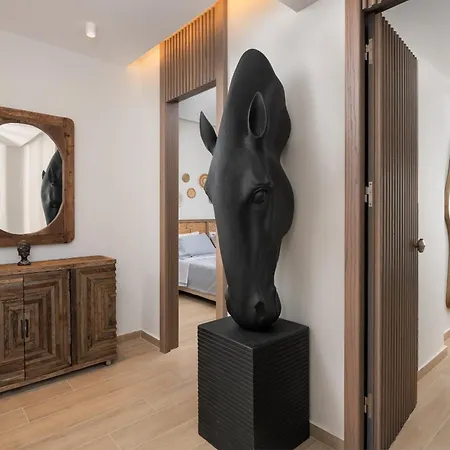 Kivotos Black Horse *