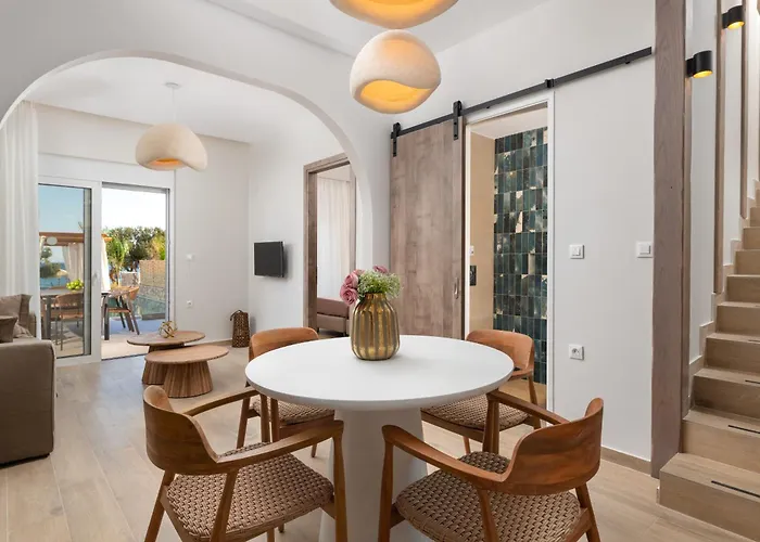 Kivotos Black Horse Villa