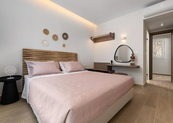 Kivotos Black Horse * Pefki (Rhodes)