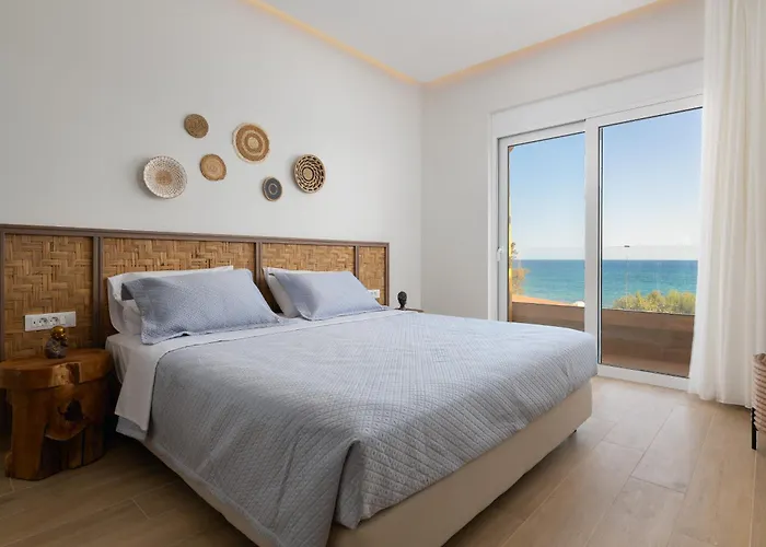 Kivotos Black Horse Villa *